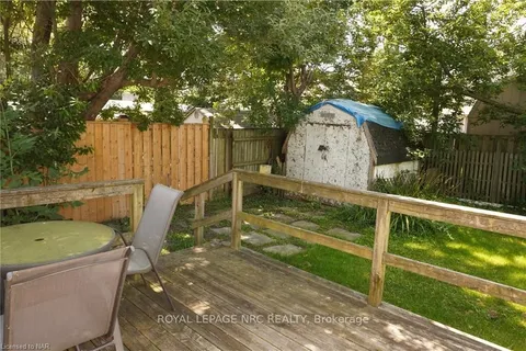 25 LILLIAN St, Fort Erie, ON L2A 5M1