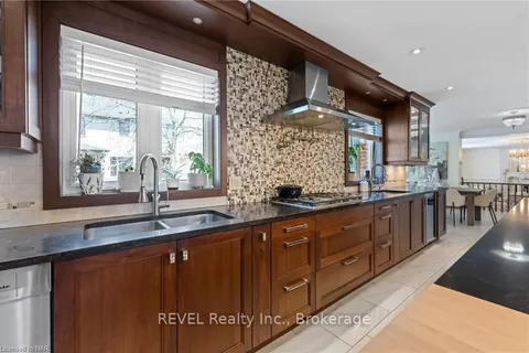 1081 VANSICKLE Rd, St. Catharines, ON L2S 2X4