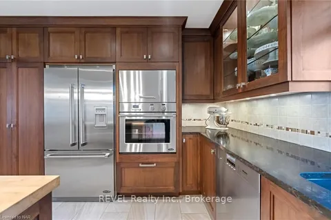 1081 VANSICKLE Rd, St. Catharines, ON L2S 2X4