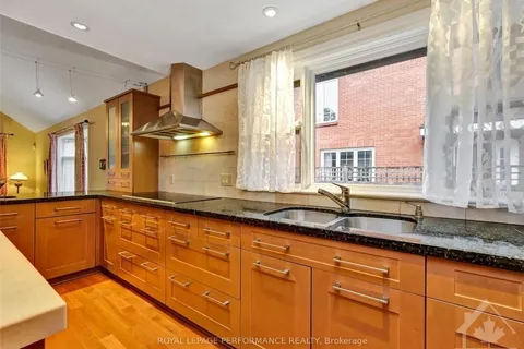 37 CHARLES St, New Edinburgh - Lindenlea, ON K1M 1R3