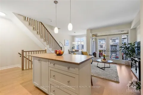 207 DRAGONFLY Walk, Orleans - Convent Glen and Area, ON K1W 0J7