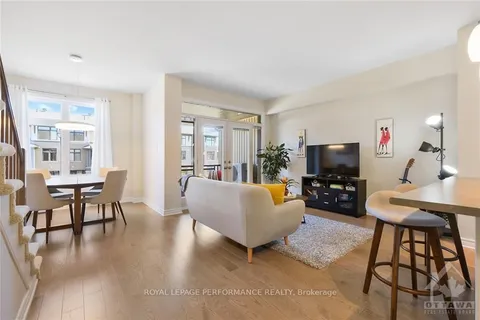 207 DRAGONFLY Walk, Orleans - Convent Glen and Area, ON K1W 0J7