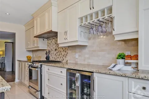 25 CAMPBELL Crt, Russell, ON K4R 1G7