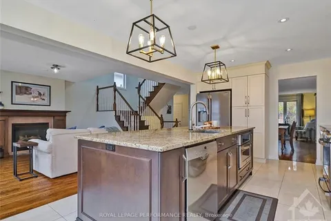 25 CAMPBELL Crt, Russell, ON K4R 1G7