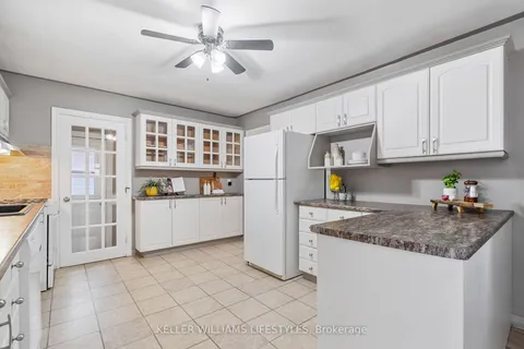 32 Hydro St, London, ON N5Z 2H4