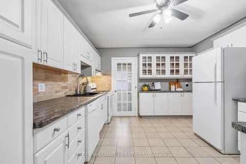 32 Hydro St, London, ON N5Z 2H4