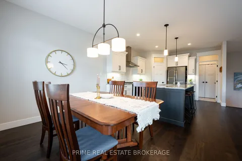 1 Sunrise Lane, Lambton Shores, ON N0M 1T0