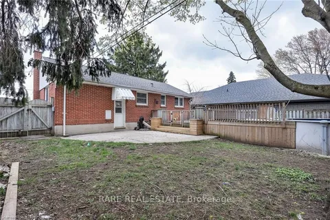 61 Wistow St, London, ON N5Y 1C9