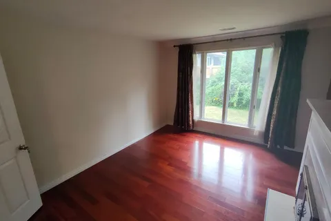 37 Hill St, Kingston, ON K7L 2M4