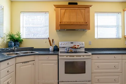 8 Cumberland Street, Prince Edward County, ON K0K 2T0