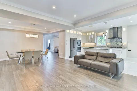 1261 Mohawk Rd, Hamilton, ON L9G 3K9