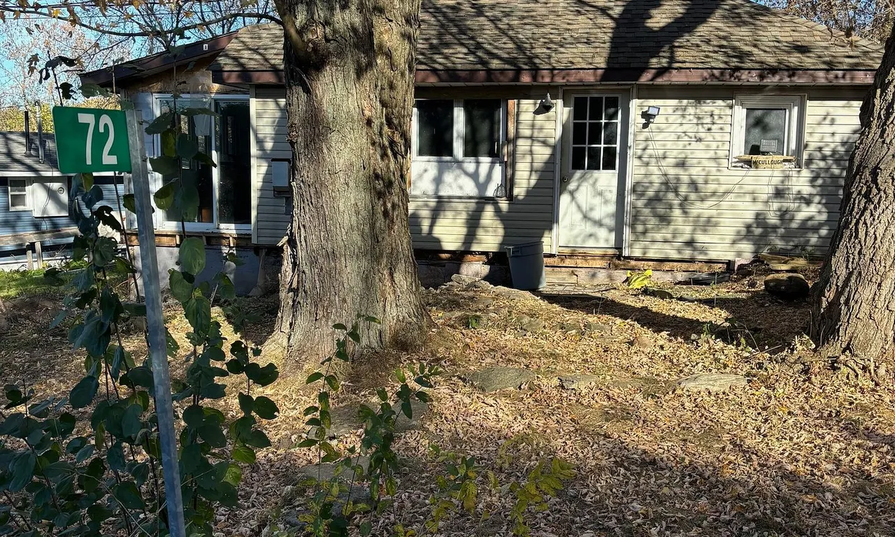 72 Birchcliff Ave, Kawartha Lakes, ON K0M 1L0
