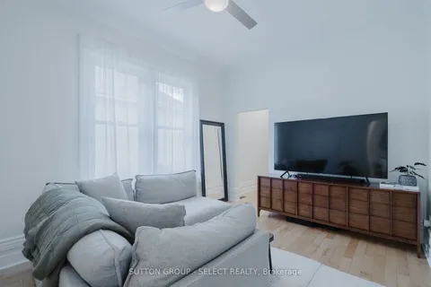 918 Wellington St, London, ON N6A 3S9