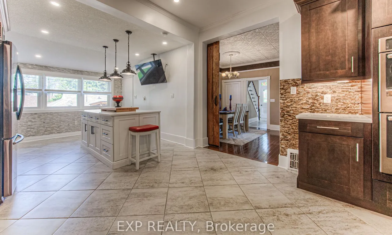 52 Adam St, Cambridge, ON N3C 2K3