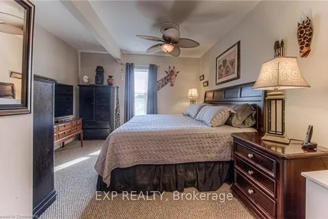 52 Adam St, Cambridge, ON N3C 2K3