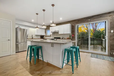 101 Bagot St, Cobourg, ON K9A 3E9