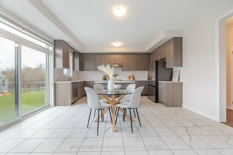 115 Crossmore Cres, Cambridge, ON N1S 0C7