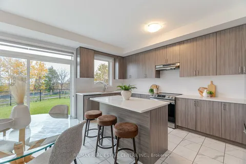 115 Crossmore Cres, Cambridge, ON N1S 0C7