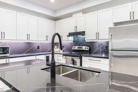 47 Nisbet Blvd, Hamilton, ON L8B 0T1