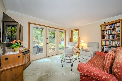 43 Mont St, Guelph, ON N1H 2A5