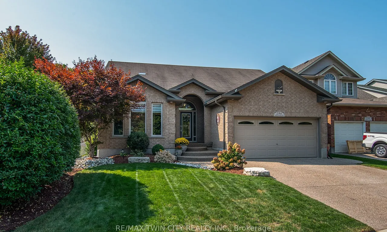 294 Fallowfield Dr, Kitchener, ON N2C 2T8
