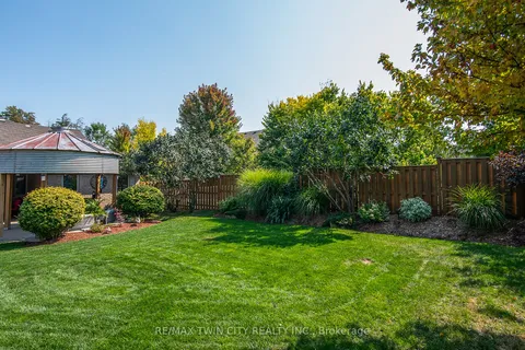 294 Fallowfield Dr, Kitchener, ON N2C 2T8