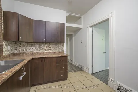 100 Mcclary Ave, London, ON N6C 1P8