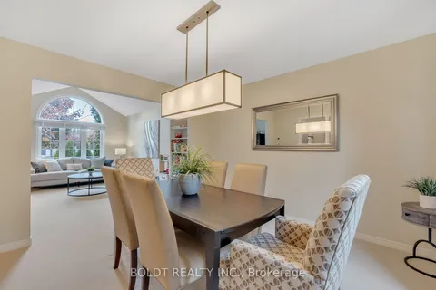 6 Inglis Circ, St. Catharines, ON L2S 3M9