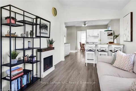 62 Johnston St, Port Colborne, ON L3K 1G7