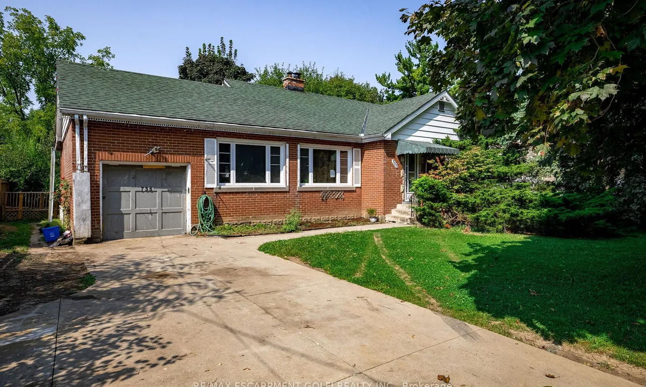 735 Montgomery Dr, Hamilton, ON L9G 3H6