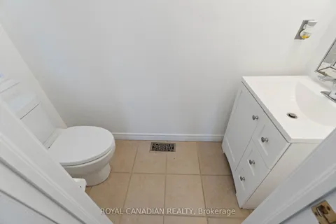 444 Doon South Dr, Kitchener, ON N2P 2T6