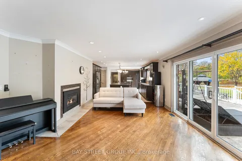 916 THOMPSON Cres, Kingston, ON K7L 4V4