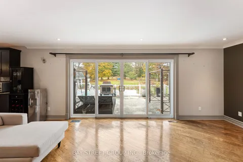 916 THOMPSON Cres, Kingston, ON K7L 4V4