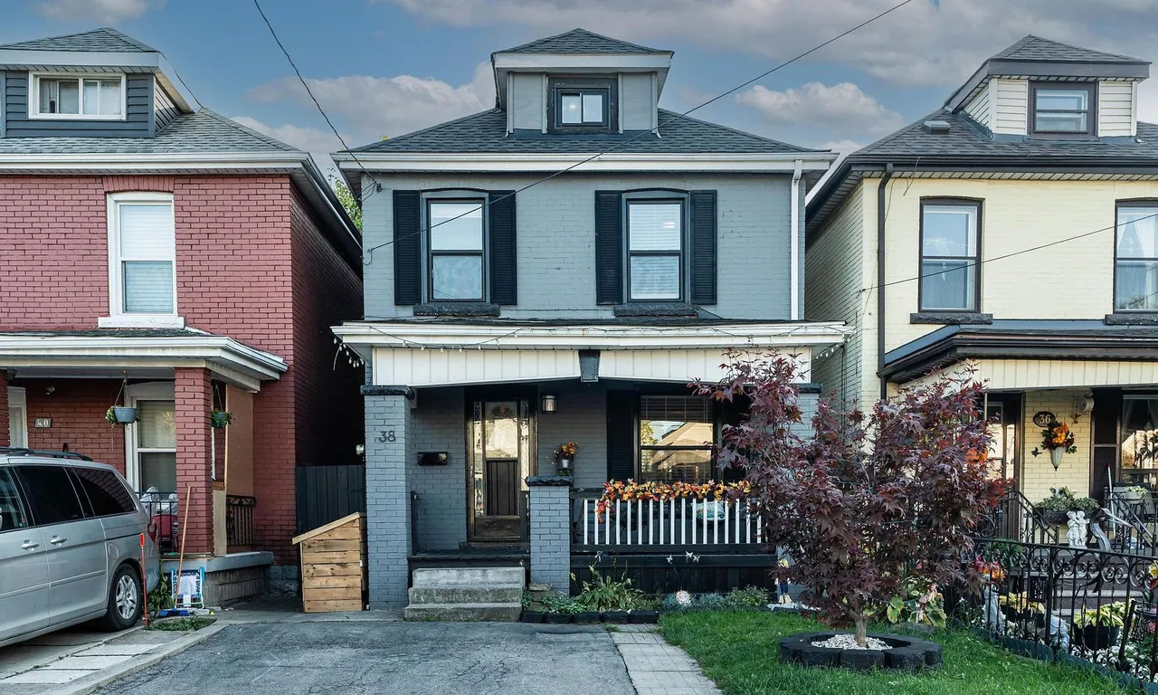 38 DALKEITH Ave, Hamilton, ON L8L 3J2