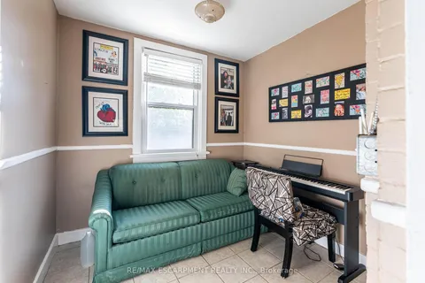38 DALKEITH Ave, Hamilton, ON L8L 3J2