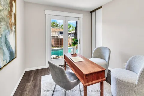 45 Amberwood St, Hamilton, ON L8J 1J1