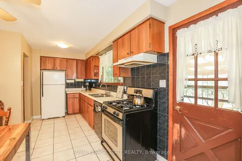 19 Hillview Dr, Grimsby, ON L3M 4E6