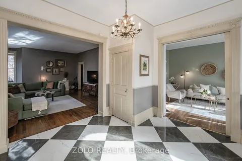 54 Bruce St, Cambridge, ON N1R 2E3