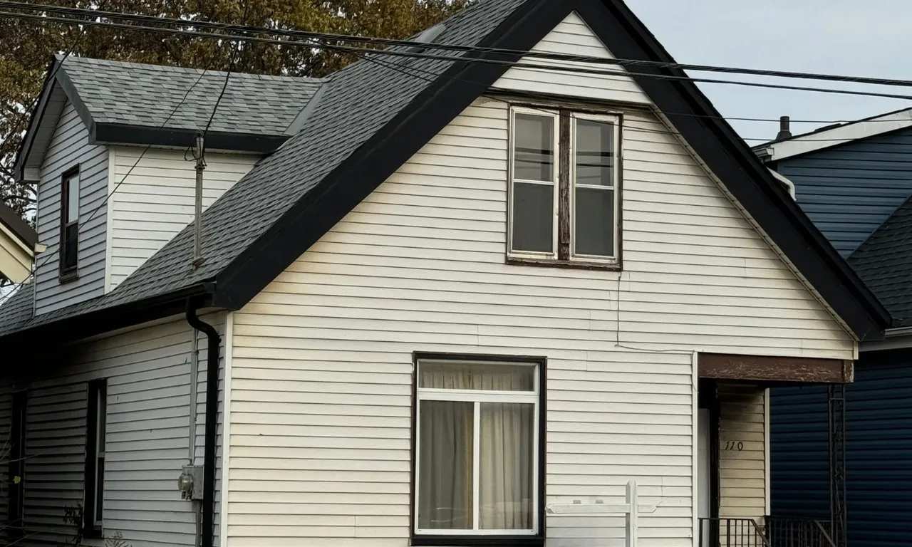 110 Adelaide St, London, ON N6B 3G8