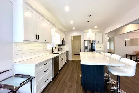 34 Swan Ave, Pelham, ON L0S 1E6