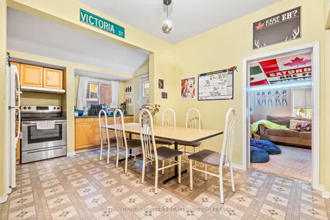 402 Victoria St, Kingston, ON K7L 3Z5