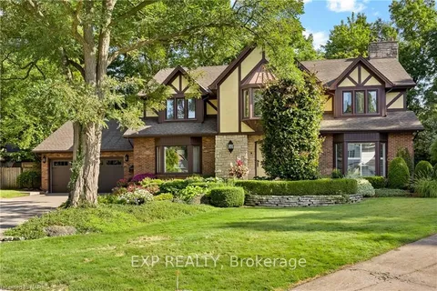 7091 Mount Forest Lane, Niagara Falls, ON L2J 3Z3