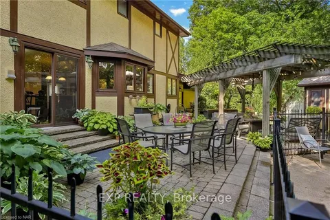 7091 Mount Forest Lane, Niagara Falls, ON L2J 3Z3