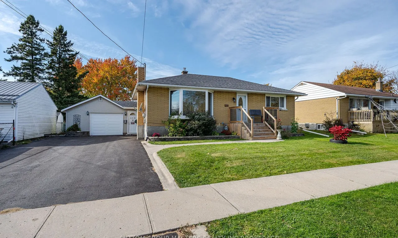 259 McEwen Dr, Kingston, ON K7M 3W2