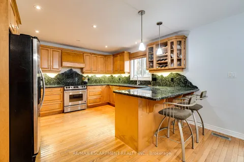 151 Moorland Cres, Hamilton, ON L9K 1P1