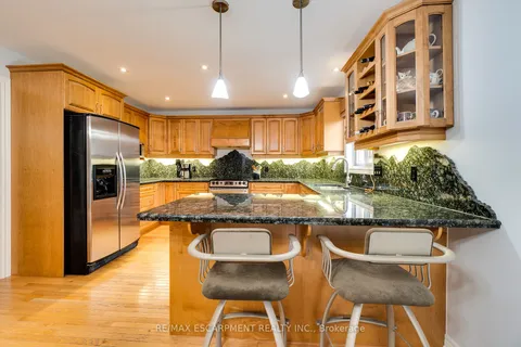 151 Moorland Cres, Hamilton, ON L9K 1P1