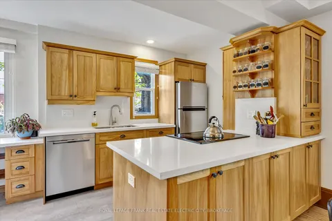 509 Gilmour St, Peterborough, ON K9H 2K1