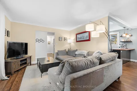 1079 Lincoln Dr, Kingston, ON K7M 4Z3