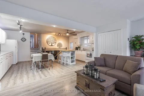 6631 DAWSON St, Niagara Falls, ON L2E 7C6