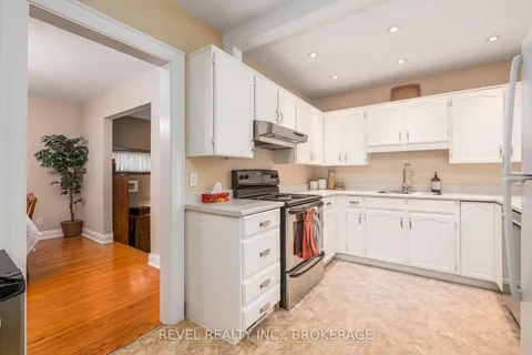 751 Johnson St, Kingston, ON K7L 2B2